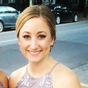 Meet your Posher, Elise